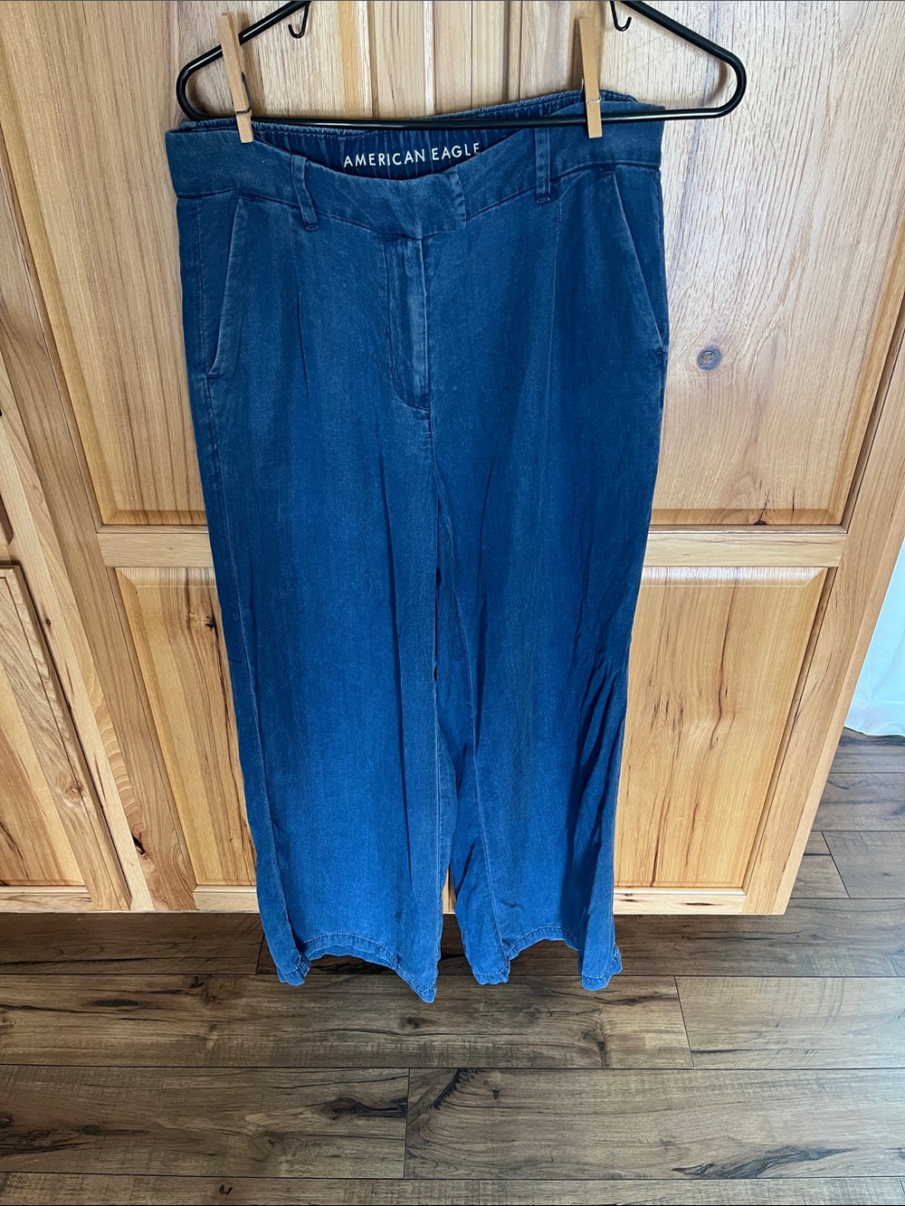 American Eagle Outfitters Wide-Leg Trouser in Dark Blue Chambray, size 6L - EUC